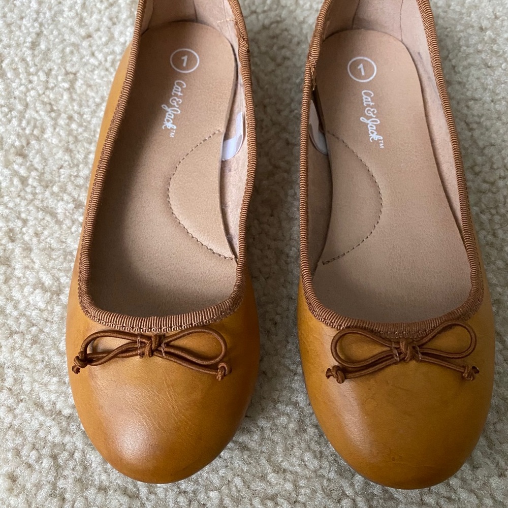 Girls shoes